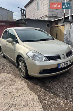Седан Nissan TIIDA 2007 в Киеве