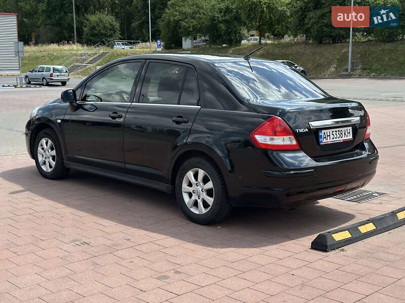 Седан Nissan TIIDA 2008 в Одессе