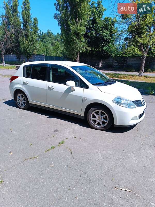 Хетчбек Nissan TIIDA 2010 в Києві