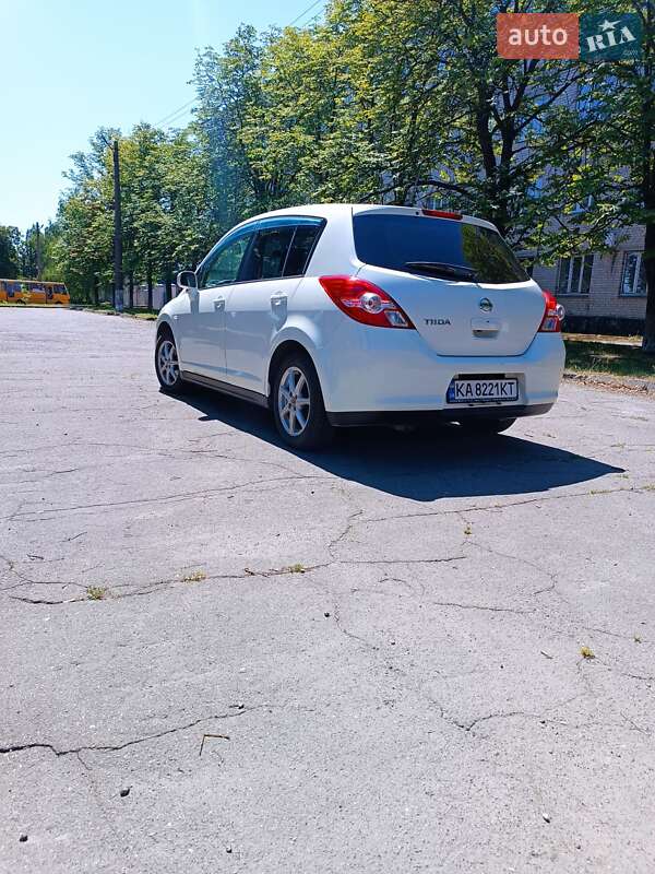 Хетчбек Nissan TIIDA 2010 в Києві