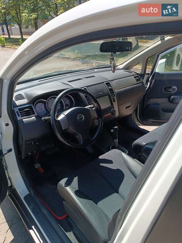 Хетчбек Nissan TIIDA 2010 в Києві