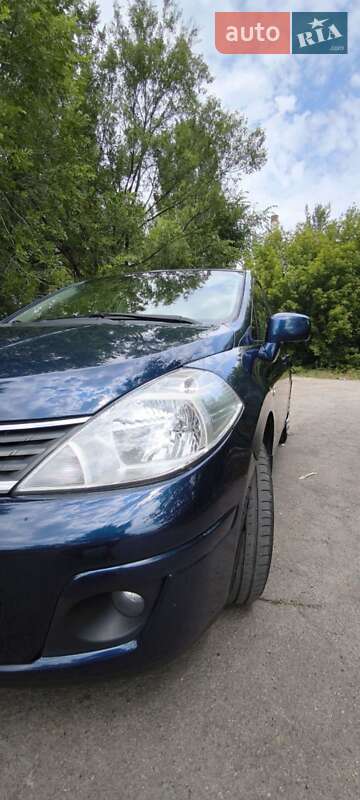 Хэтчбек Nissan TIIDA 2008 в Днепре