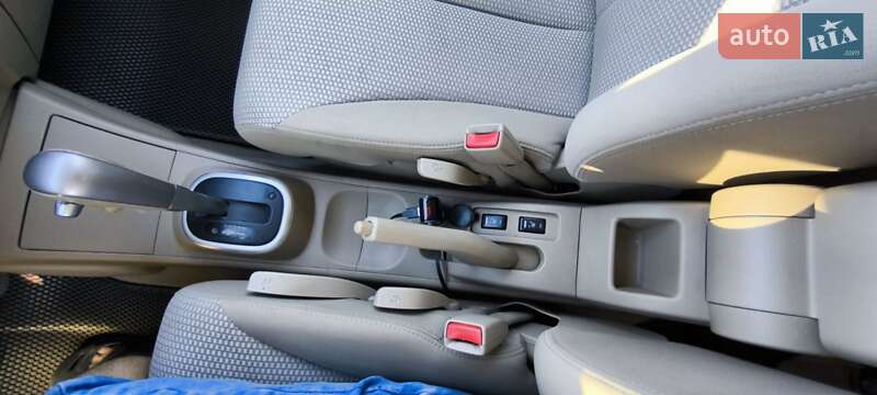 Хэтчбек Nissan TIIDA 2008 в Днепре