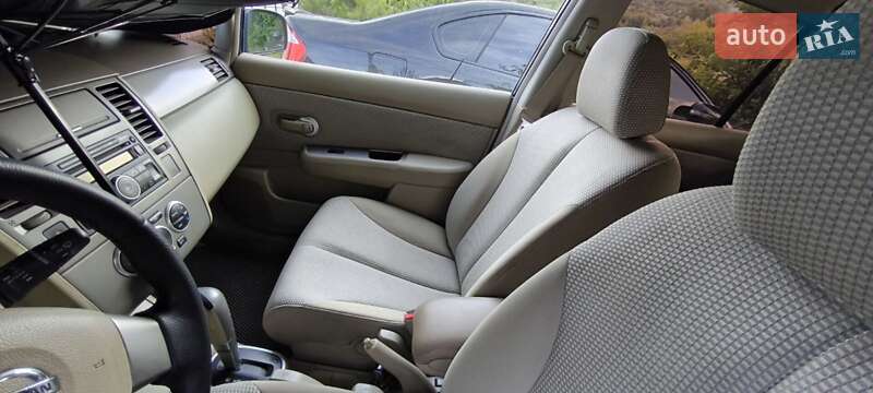 Хэтчбек Nissan TIIDA 2008 в Днепре