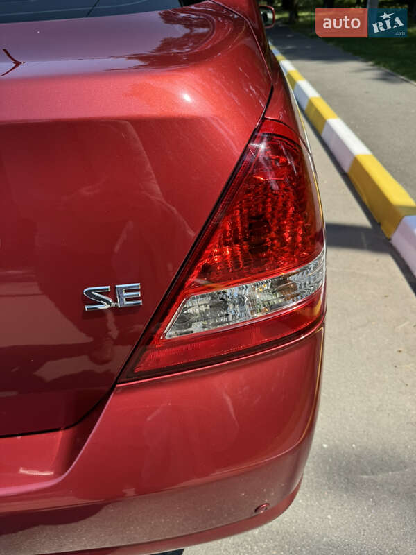 Седан Nissan TIIDA 2008 в Києві