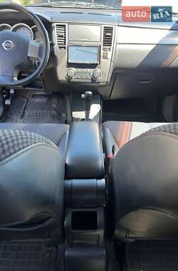 Хетчбек Nissan TIIDA 2008 в 