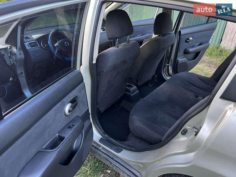 Хэтчбек Nissan TIIDA 2007 в Солотвине