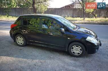Хетчбек Nissan TIIDA 2011 в Дніпрі