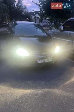 Хэтчбек Nissan TIIDA 2010 в 