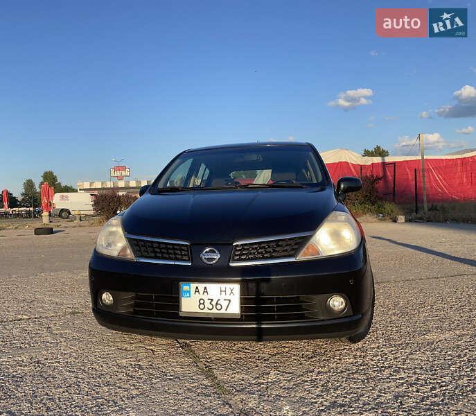 Хэтчбек Nissan TIIDA 2008 в Киеве