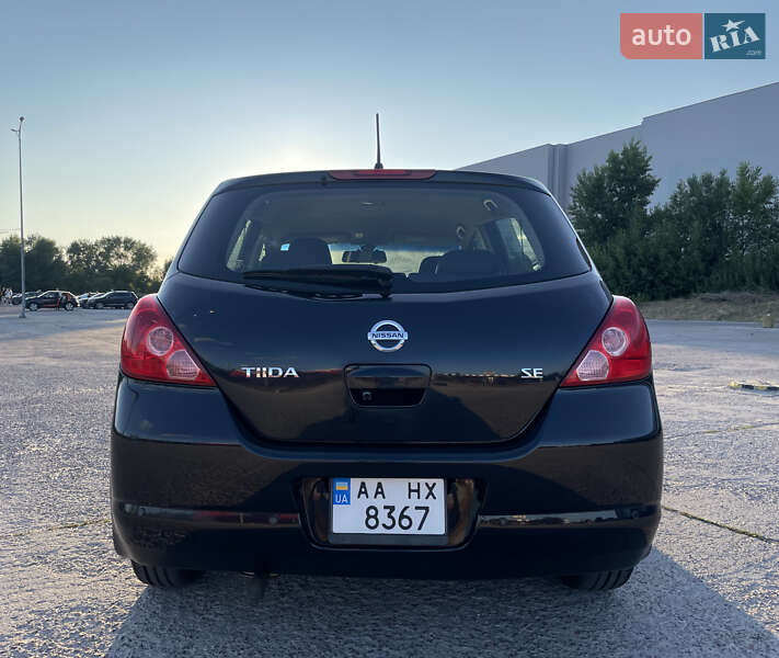 Хэтчбек Nissan TIIDA 2008 в Киеве