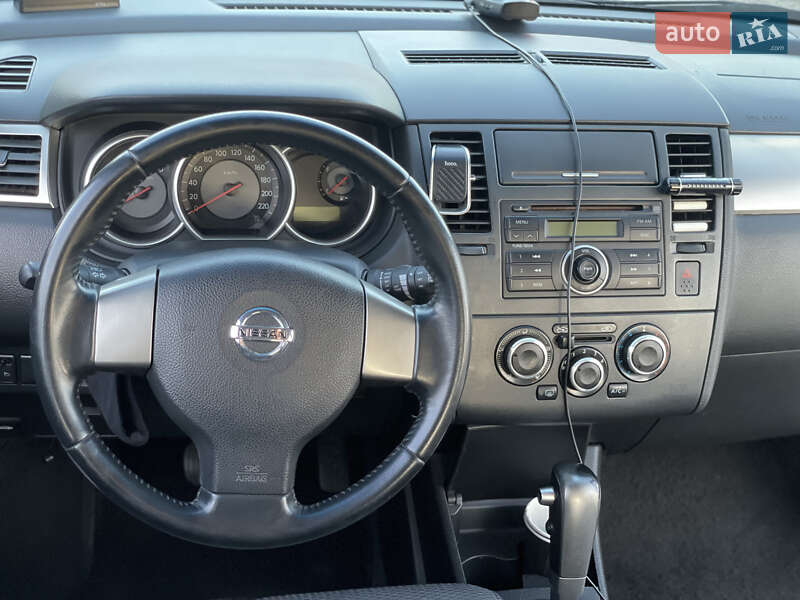 Хэтчбек Nissan TIIDA 2008 в Киеве