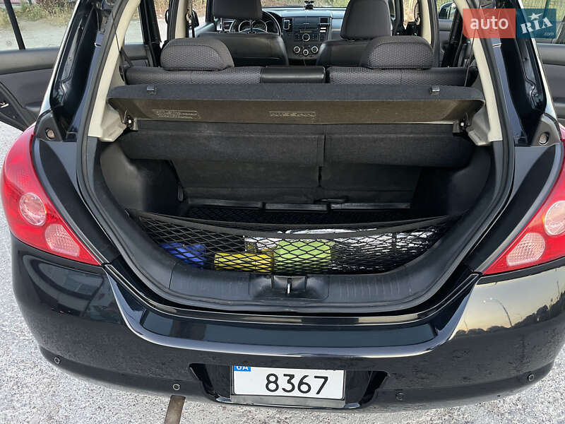 Хэтчбек Nissan TIIDA 2008 в Киеве