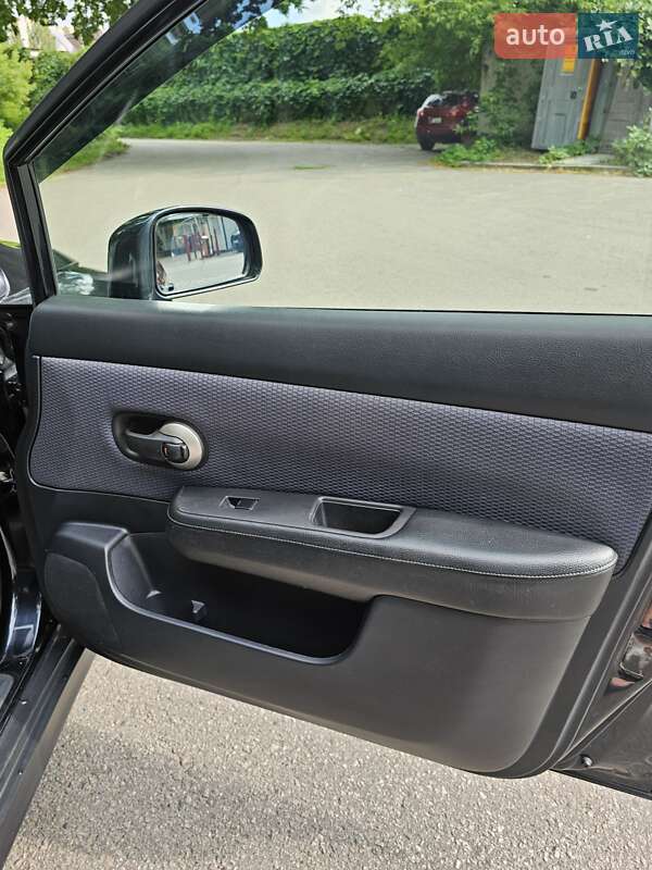 Хэтчбек Nissan TIIDA 2007 в Киеве