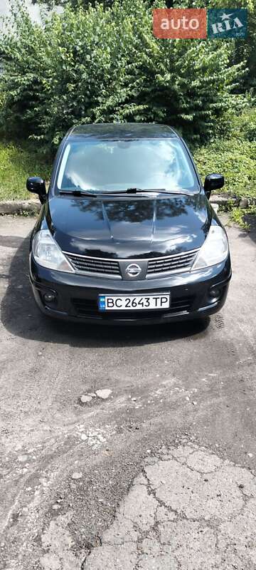 Хэтчбек Nissan TIIDA 2009 в Львове
