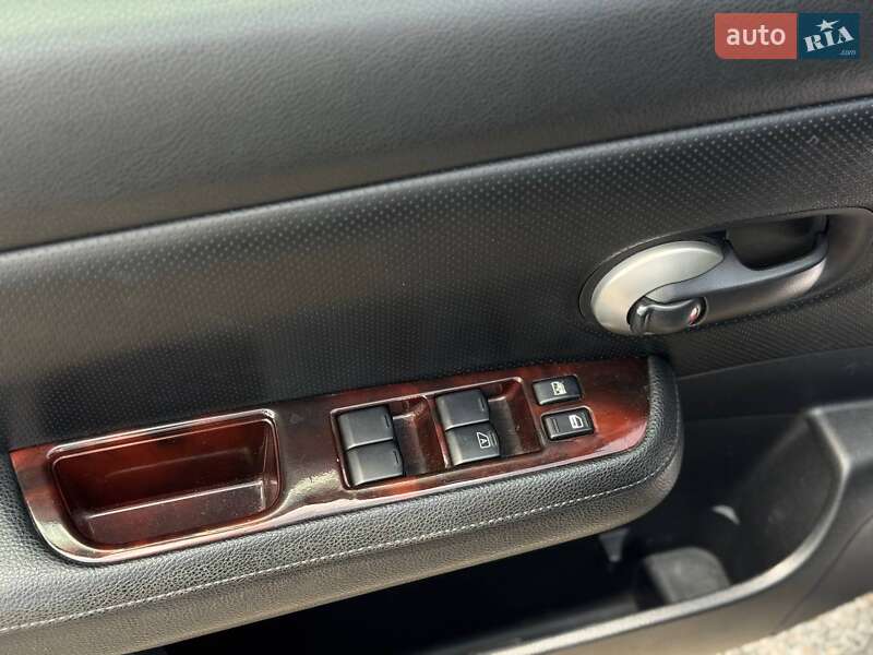 Хетчбек Nissan TIIDA 2009 в Львові