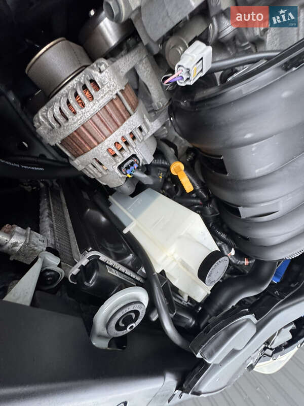 Хетчбек Nissan TIIDA 2011 в Києві