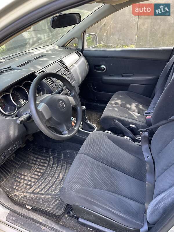 Хэтчбек Nissan TIIDA 2012 в Болехове фото 8 Хэтчбек Nissan TIIDA 2012 в Болехове