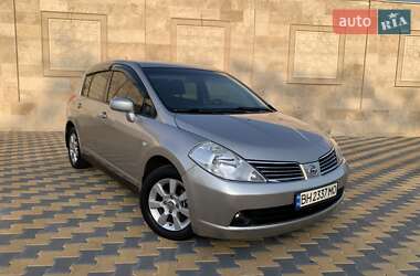 Хэтчбек Nissan TIIDA 2006 в Одессе