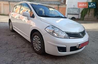 Хетчбек Nissan TIIDA 2011 в Кременці