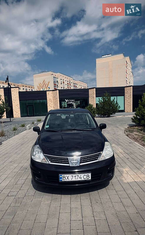 Хетчбек Nissan TIIDA 2011 в Хмельницькому