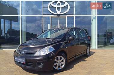 Хэтчбек Nissan TIIDA 2010 в Киеве
