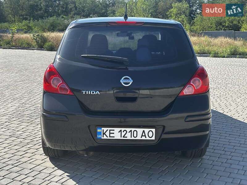 Хетчбек Nissan TIIDA 2010 в Дніпрі