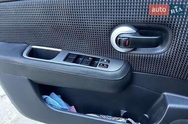 Хэтчбек Nissan TIIDA 2010 в Днепре