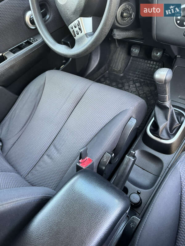 Седан Nissan TIIDA 2008 в Дніпрі фото 43 Седан Nissan TIIDA 2008 в Дніпрі