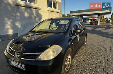 Хэтчбек Nissan TIIDA 2007 в 