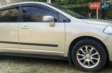 Nissan TIIDA 2008