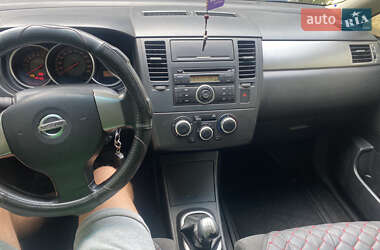Хэтчбек Nissan TIIDA 2008 в 