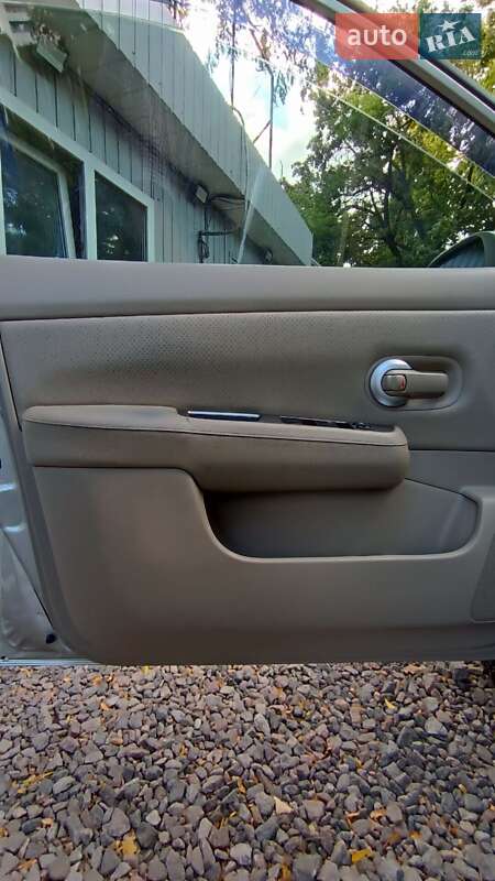 Седан Nissan TIIDA 2008 в Одессе