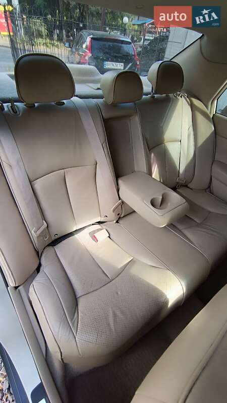 Седан Nissan TIIDA 2008 в Одессе