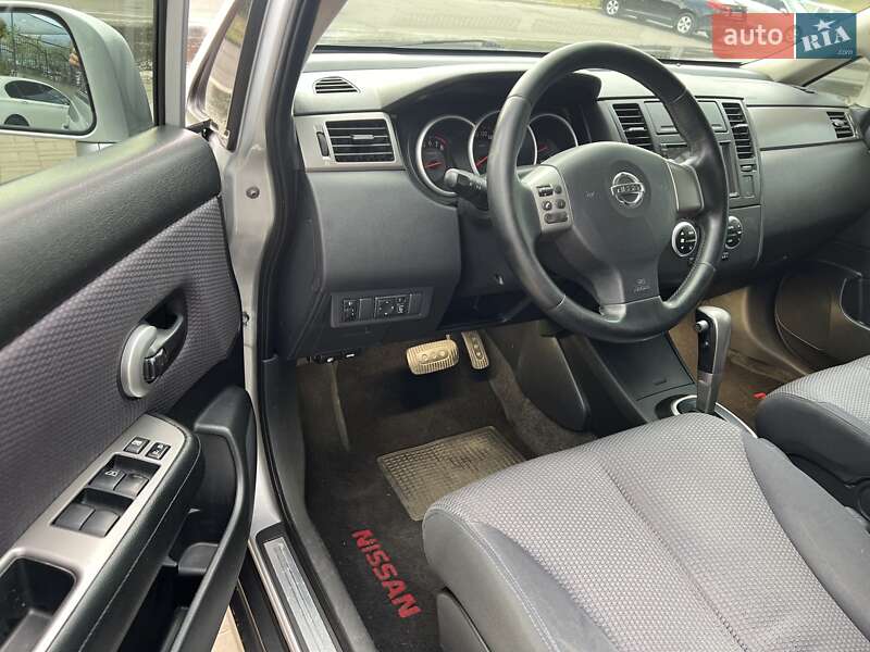 Хэтчбек Nissan TIIDA 2008 в Киеве