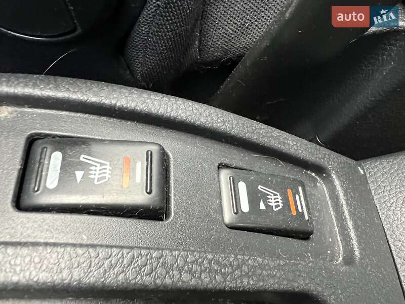Хэтчбек Nissan TIIDA 2008 в Киеве
