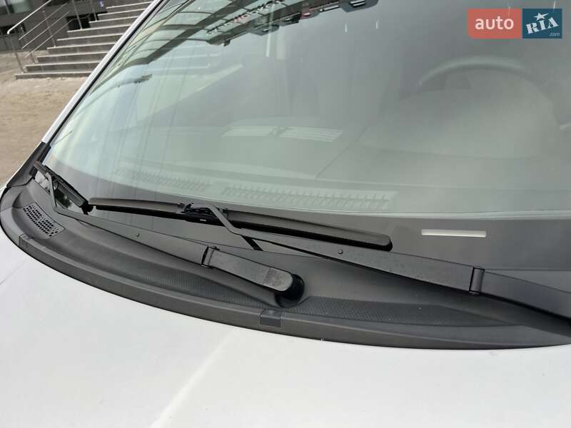Хэтчбек Nissan TIIDA 2008 в Киеве