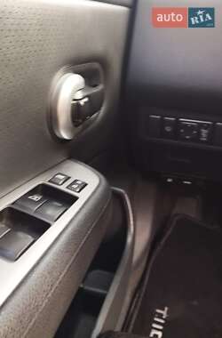 Седан Nissan TIIDA 2010 в 