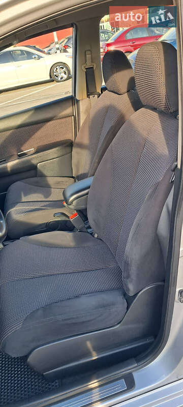 Хетчбек Nissan TIIDA 2010 в Києві фото 15 Хетчбек Nissan TIIDA 2010 в Києві