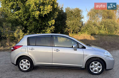 Хэтчбек Nissan TIIDA 2010 в Киеве