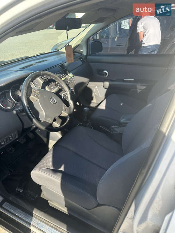 Хэтчбек Nissan TIIDA 2007 в Мукачево фото 13 Хэтчбек Nissan TIIDA 2007 в Мукачево
