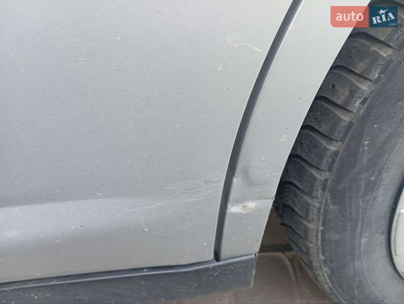 Седан Nissan TIIDA 2012 в Львове