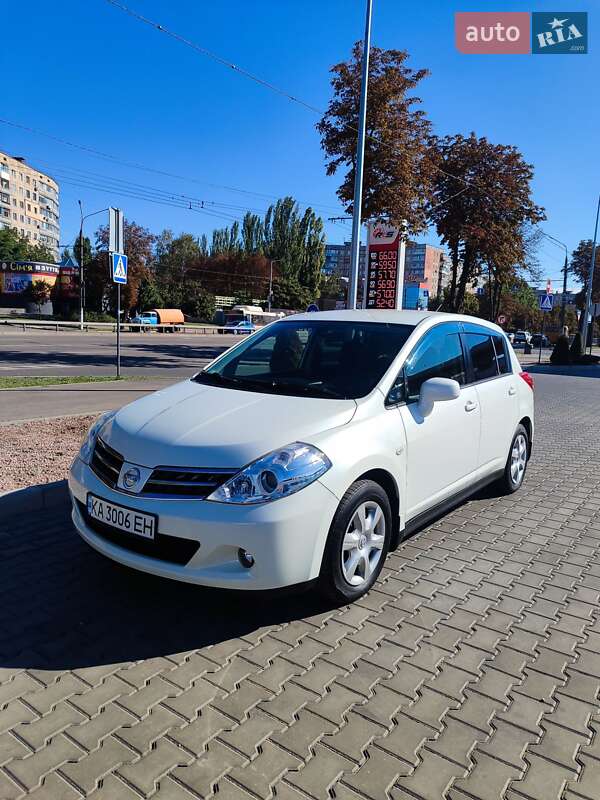 Хэтчбек Nissan TIIDA 2010 в Кривом Роге