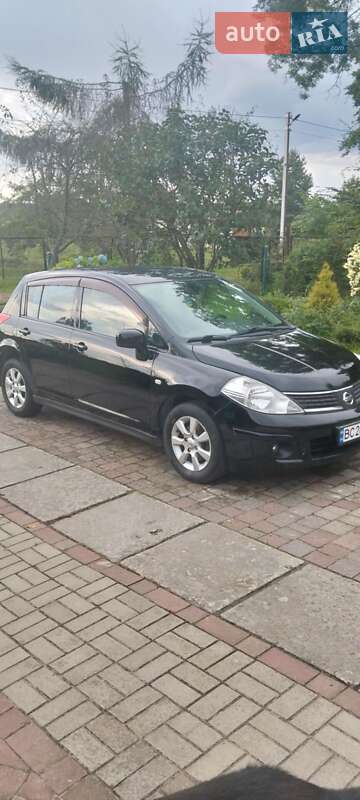 Хэтчбек Nissan TIIDA 2009 в Львове