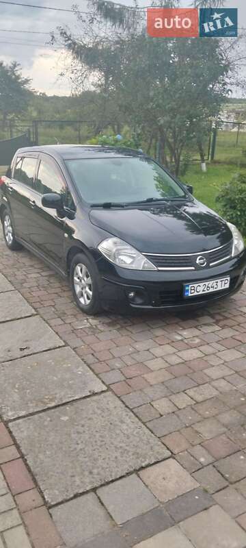 Хэтчбек Nissan TIIDA 2009 в Львове