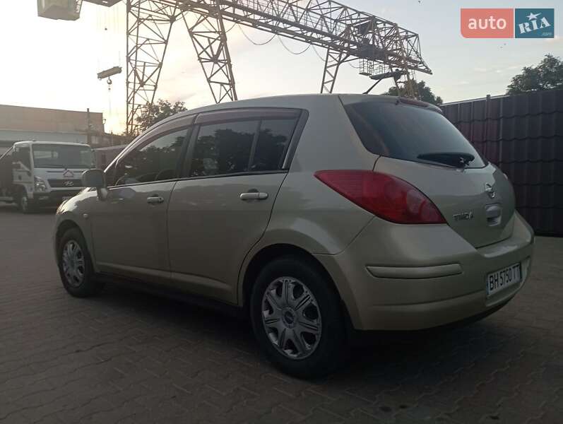 Хэтчбек Nissan TIIDA 2007 в Одессе фото 3 Хэтчбек Nissan TIIDA 2007 в Одессе