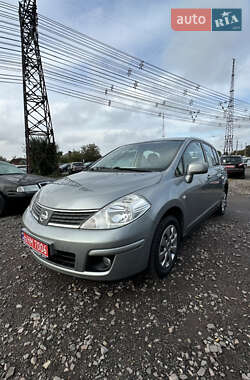 Хетчбек Nissan TIIDA 2010 в Луцьку