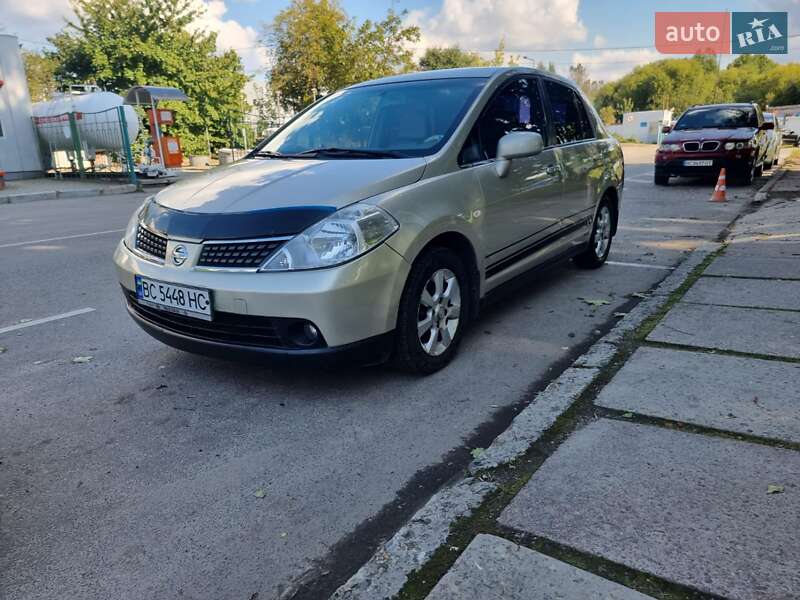 Nissan TIIDA 2007