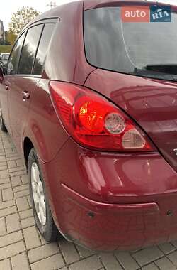 Хэтчбек Nissan TIIDA 2007 в 