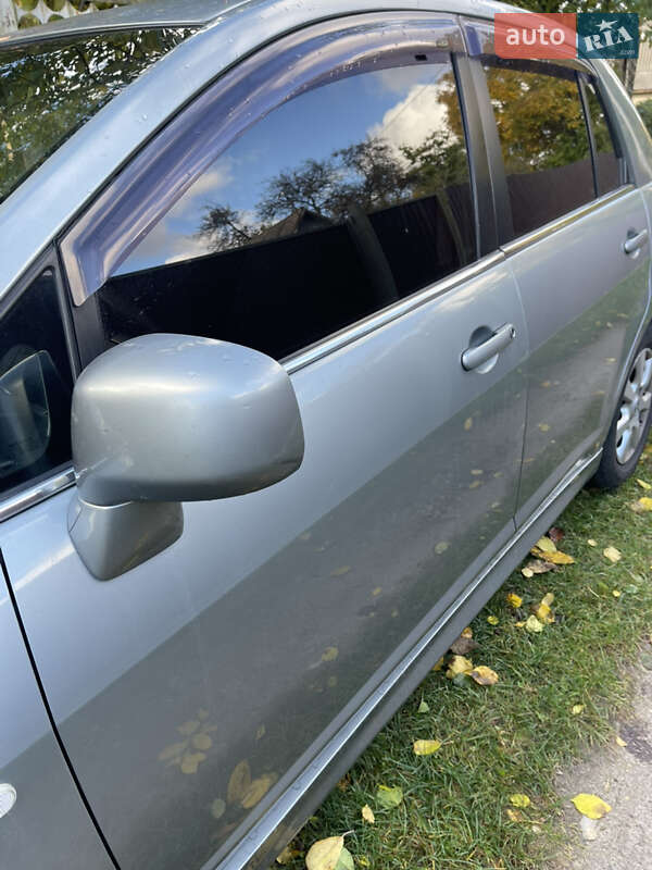 Седан Nissan TIIDA 2011 в Киеве фото 29 Седан Nissan TIIDA 2011 в Киеве